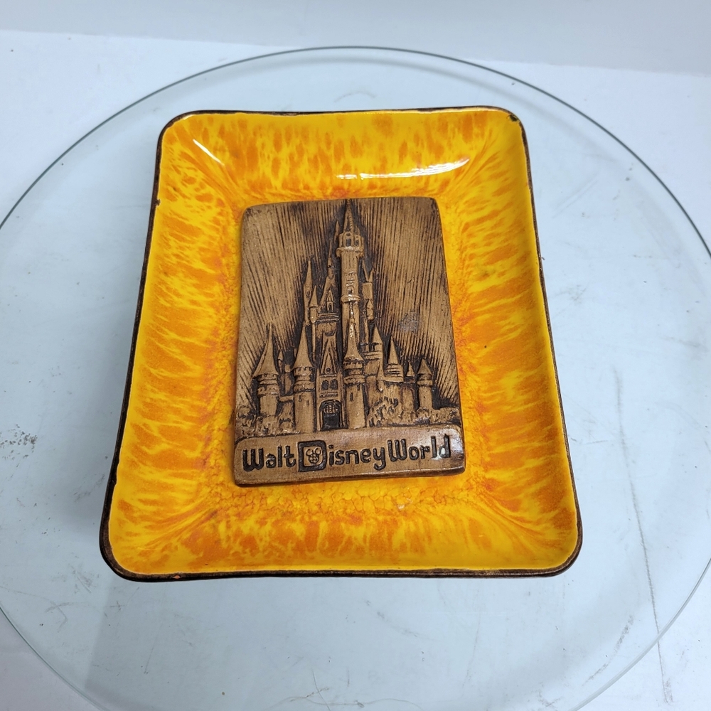 Treasure craft walt disney world disney ashtray vintage 1970s